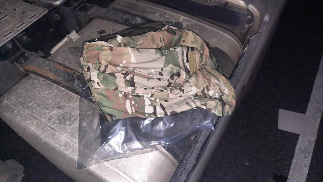 Докази викрадення військового одягу з вантажівки у Великій Британії