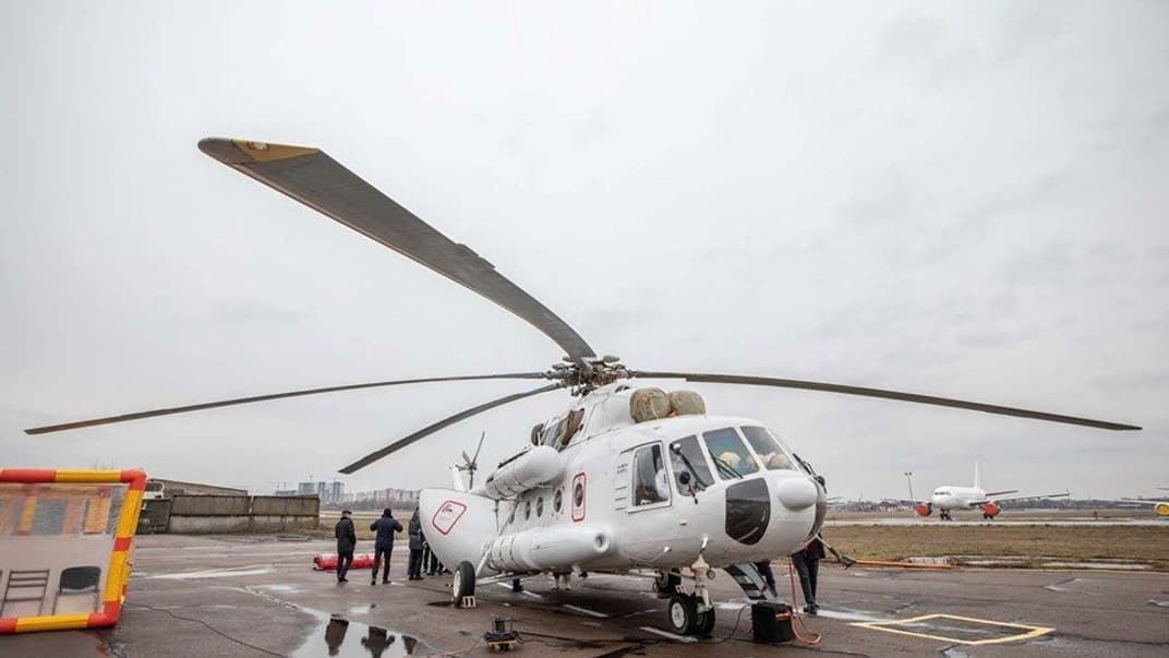 Чернівецькій області надали санітарний вертоліт для вивезення хворих на COVID-19, аеропрт «Чернівці», 21 травня 2020 року
