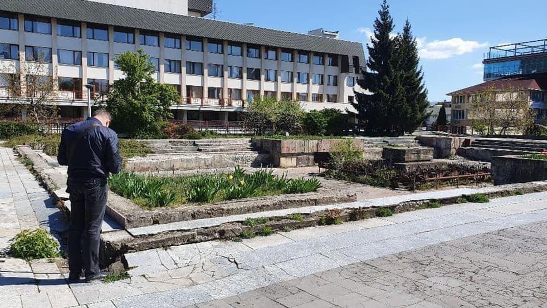 Земельна ділянка біля драмтеатру, яку хотів продати експосадовець