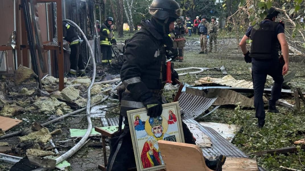 На місці російського удару по місту Вільнянськ 29 червня 2024 року