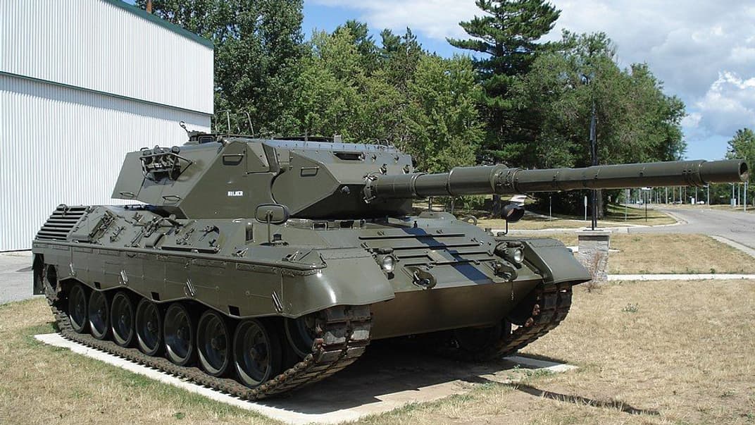 Иллюстративная фотография. Канадский танк Leopard 1 в военном музее базы Борден