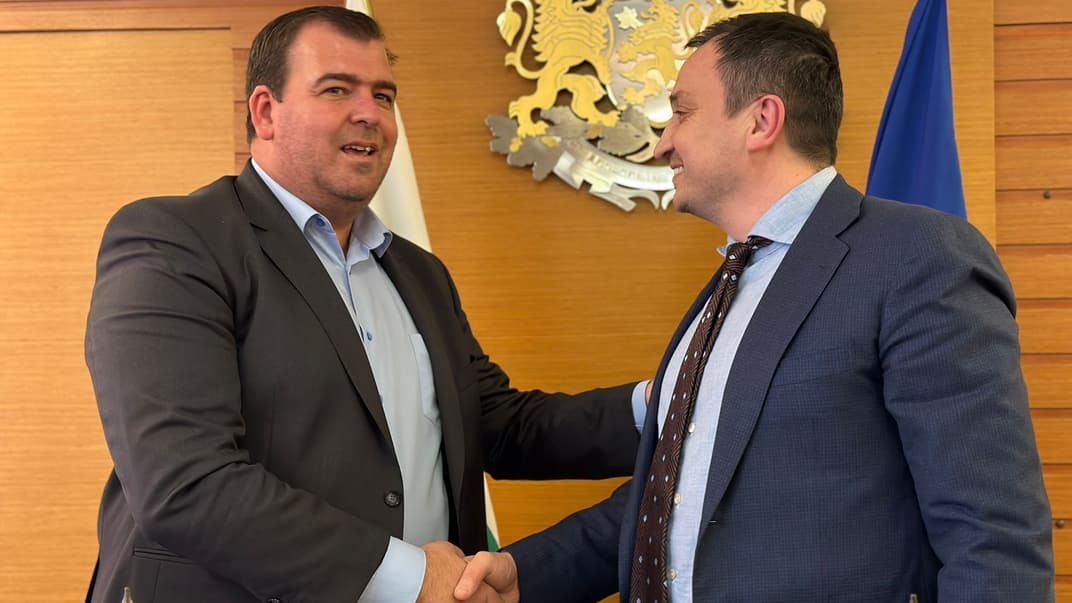 Министр аграрной политики и продовольствия Украины Николай Сольский (справа) и министр сельского хозяйства Болгарии Явор Гечев