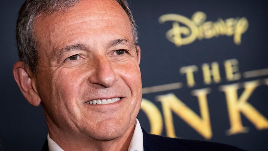 Голова компанії Disney Роберт Айгер на червоній доріжці під час світової прем’єри «Короля лева» у театрі «Долбі» в Голлівуді, Каліфорнія, США, 09 липня 2019 року