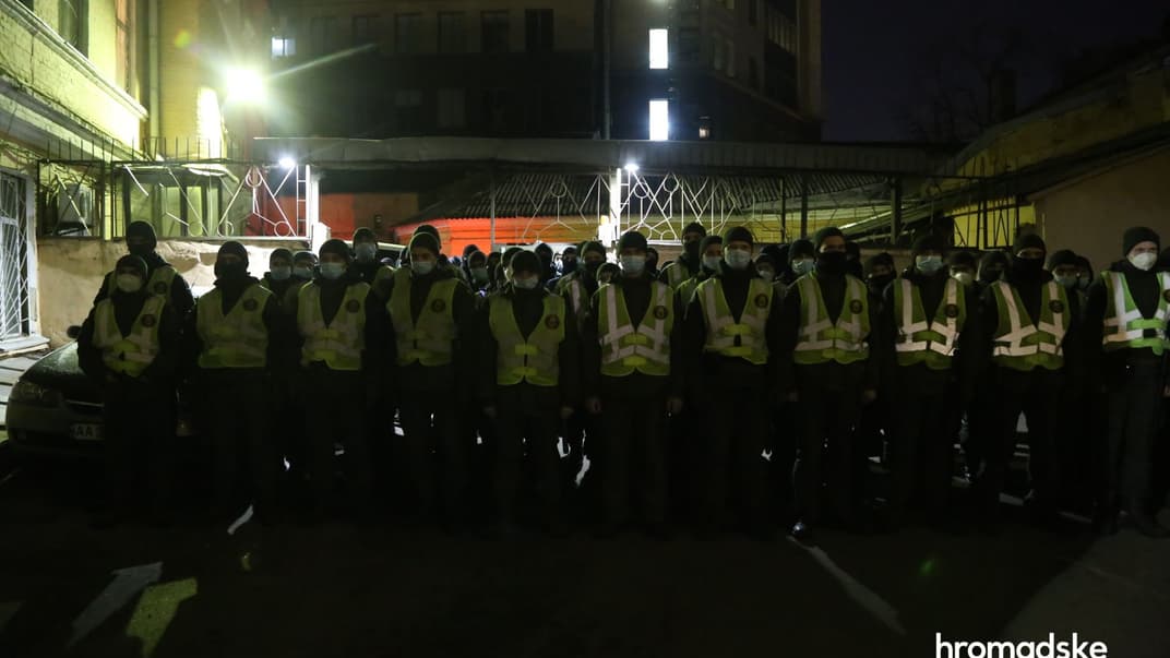 Кордон полиции возле Печерского отделения, Киев, 21 марта 2021 года