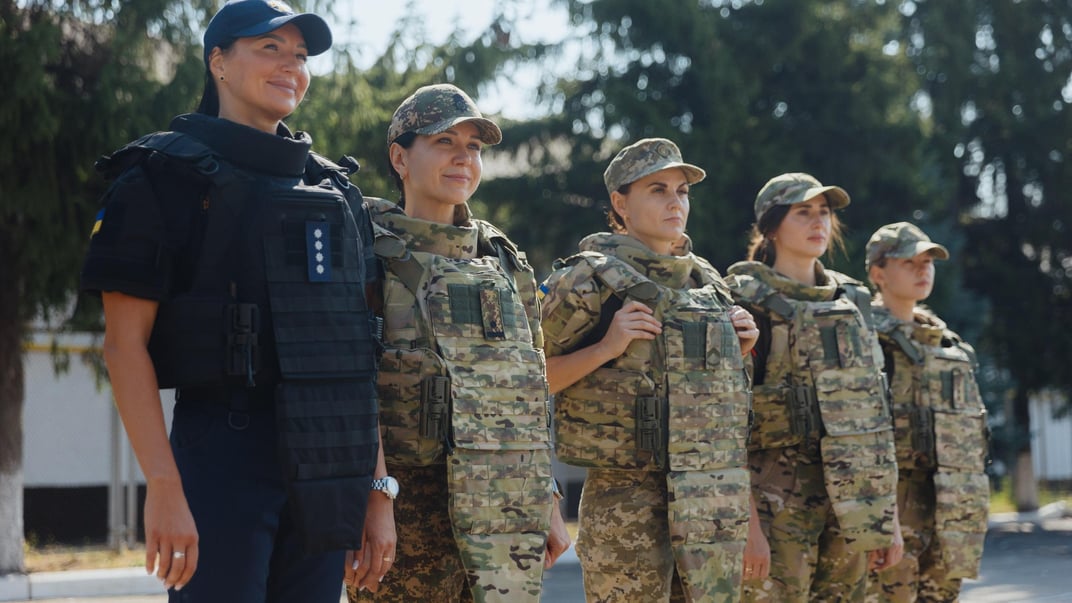 Підрозділи МВС отримали жіночі бронежилети