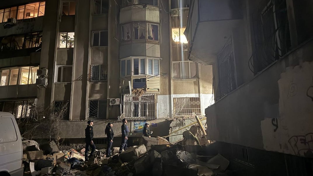 Последствия российской дроновой атаки по городу Одесса в ночь на 1 мая 2025 года