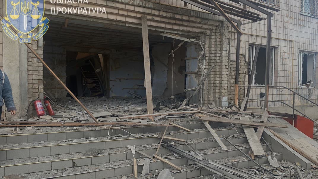 Последствия обстрела поселка в Белозерской громаде Херсонского района