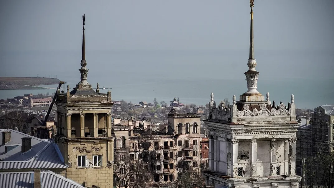 Краєвид на центральну частину окупованого росією міста Маріуполь, 8 квітня 2023 року