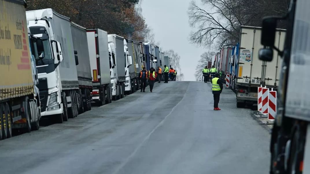 Вантажівки на польсько-українському кордоні 
