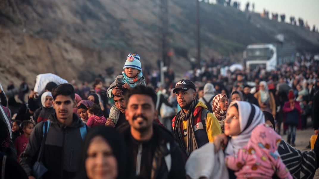 Десятки тисяч палестинців повертаються на північ Гази, 26 січня 2025 року