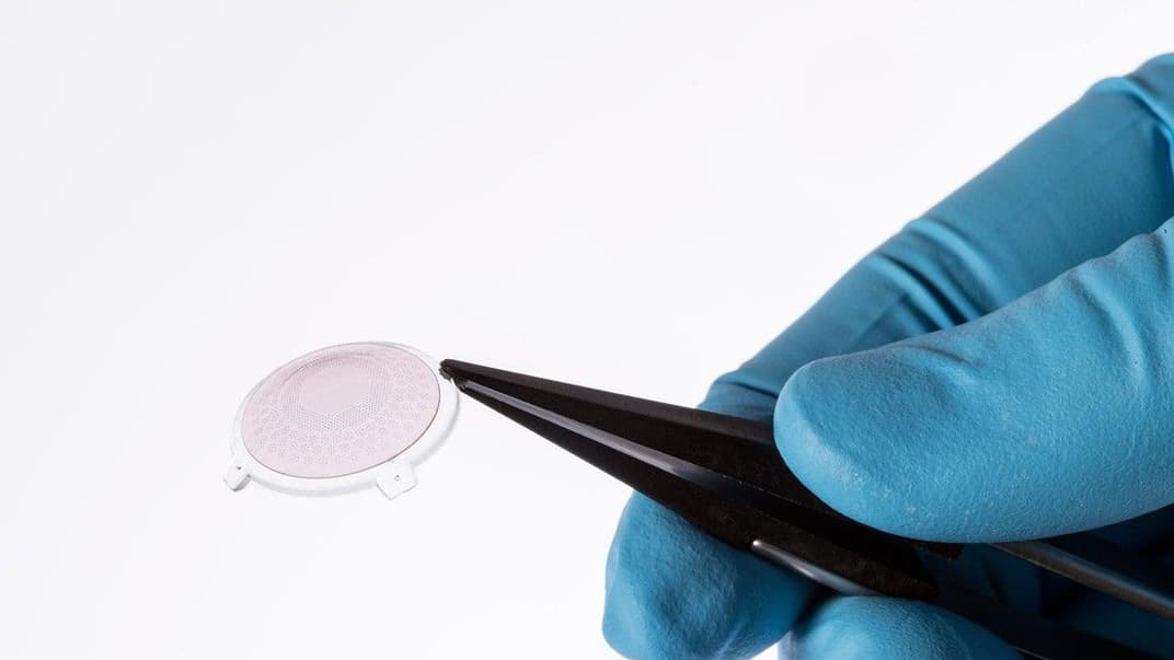 Імплантат сітківки, розроблений науковцями