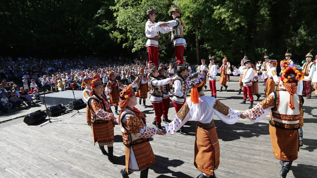 Иллюстративная фотография. Выступление ансамбля «Гуцулия» во время празднования Дня Львова, 6 мая 2018 года