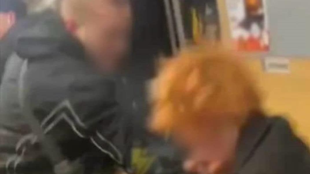 Момент потасовки в метро