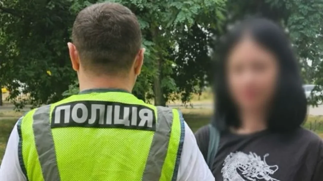 Дівчина, яка вигукнула «слава росії» в метро Києва