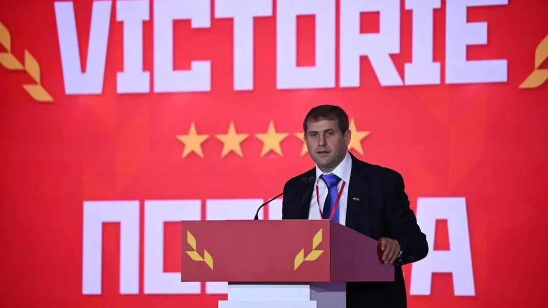 Проросійський олігарх Ілан Шор на з'їзді блоку «Перемога» у Москві, 6 липня 2025 року