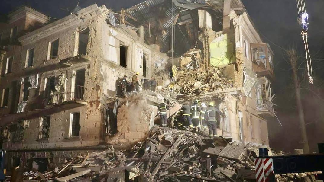 Дом в Кривом Роге после прилета российской ракеты