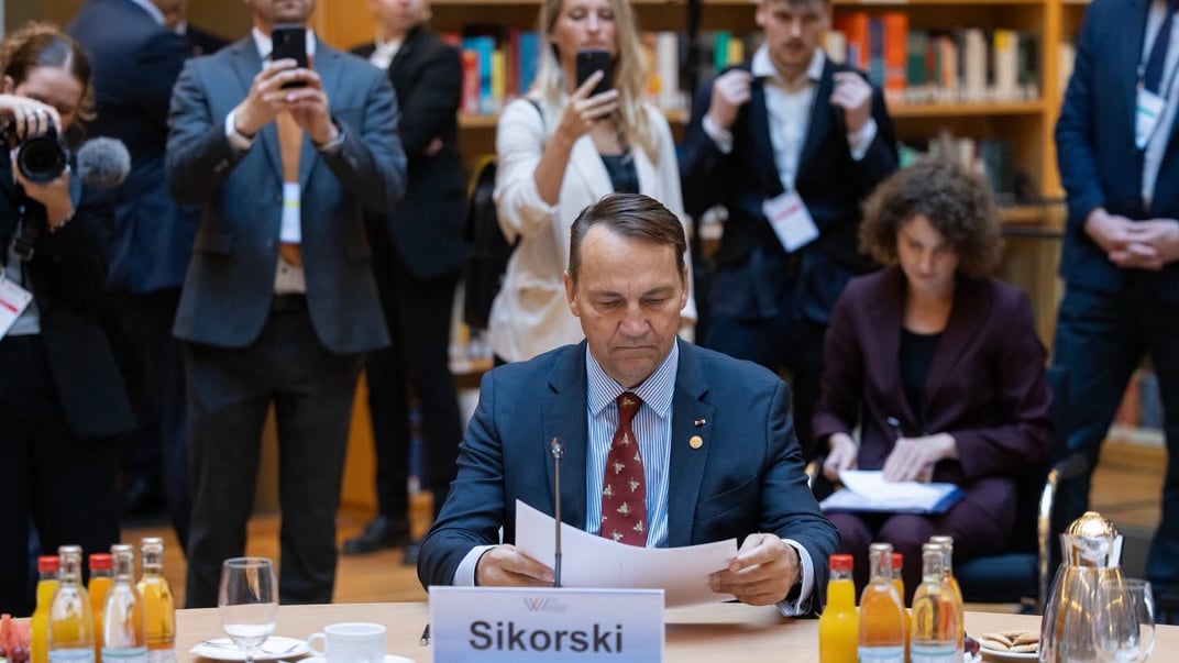 Міністр закордонних справ Польщі Радослав Сікорський під час виступу в німецькому Веймарі Міністр закордонних справ Польщі Радослав Сікорський під час виступу в німецькому Веймарі