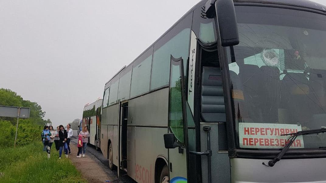 Біля Кривого Рогу закидали камінням два автобуси