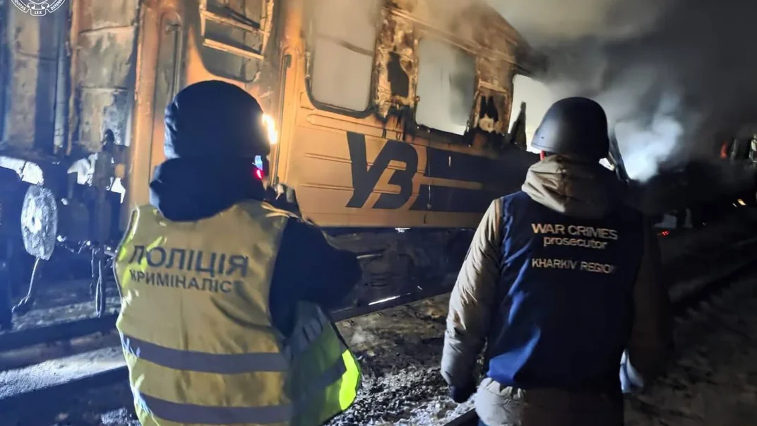 Поезд, по которому нанесли удар в Харьковской области
