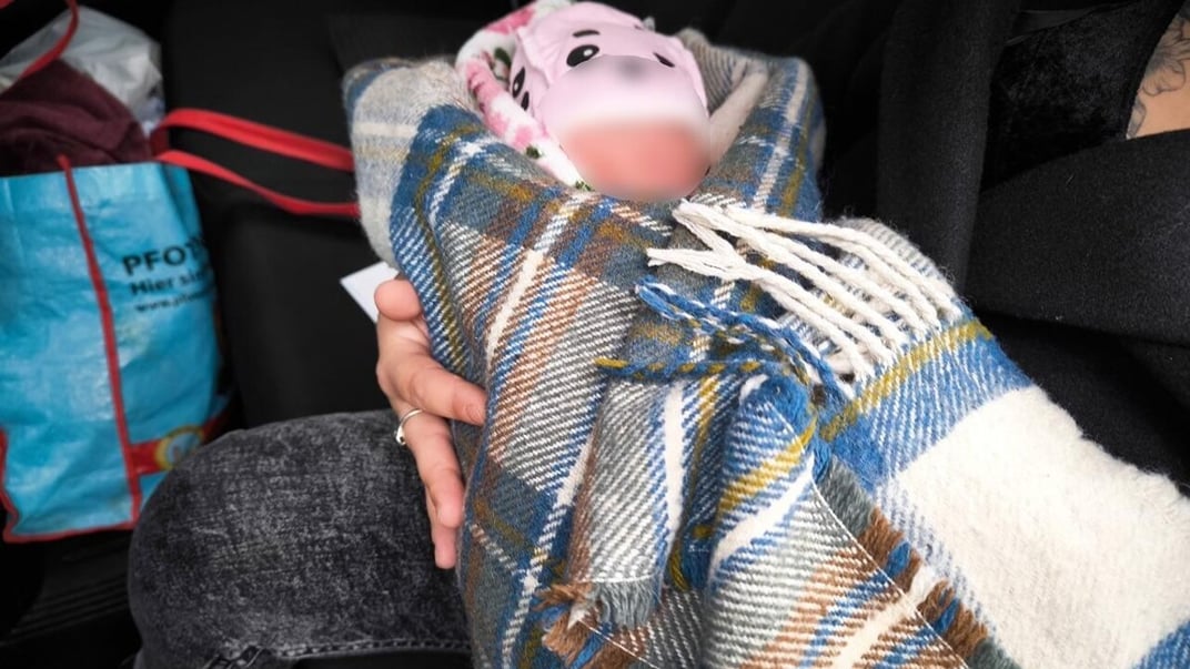 Дитина, чиї батьки нібито хотіли продати її за 10 тисяч доларів Дитина, чиї батьки нібито хотіли продати її за 10 тисяч доларів