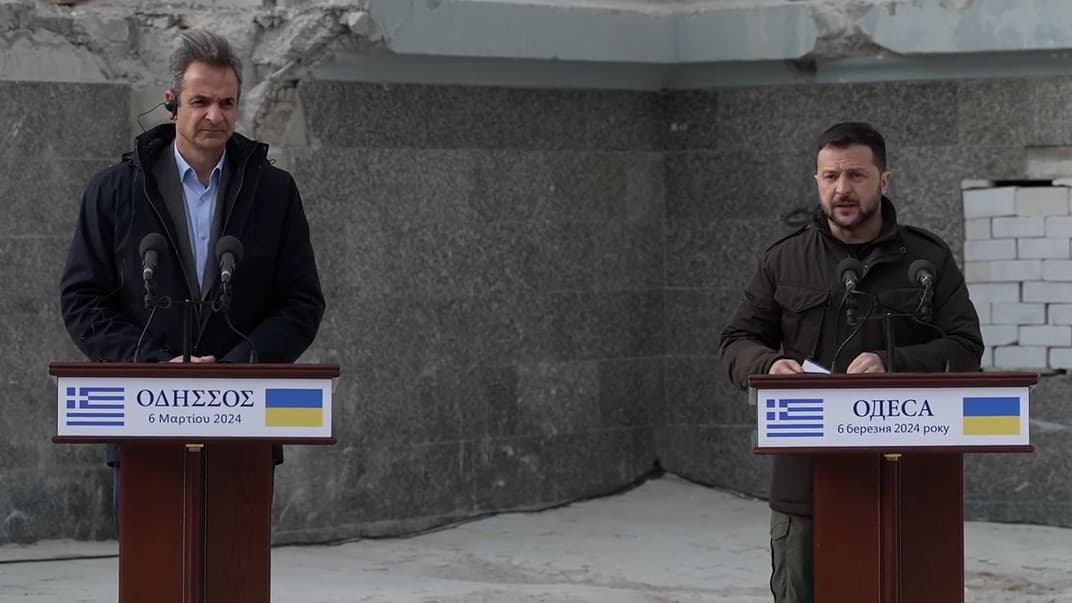 Владимир Зеленский с греческим премьер-министром Кириакосом Мицотакисом на совместной пресс-конференции