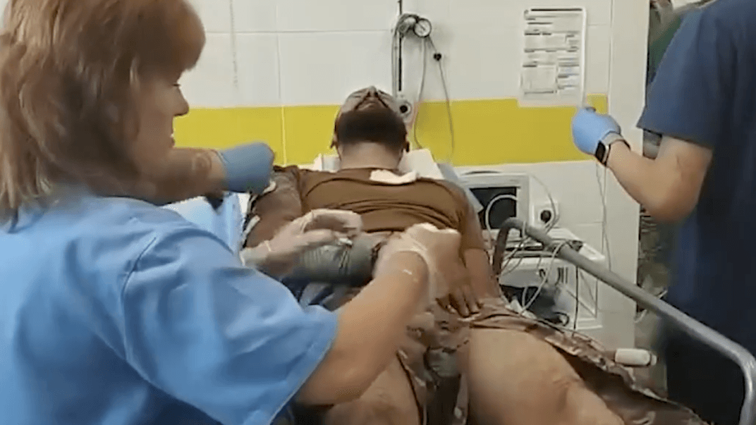 Парамедик, який постраждав під Торецьком