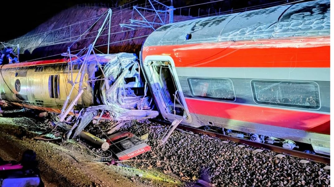 Потяг, що зійшов із рейок в Іспанії