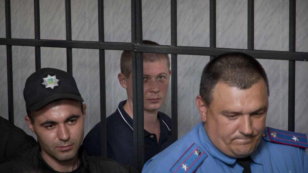 Фигурант дела о массовых беспорядках 2 мая в Одессе Евгений Мефедовой (в центре) во время заседания Апелляционного суда Одесской области, 7 июня 2016 года