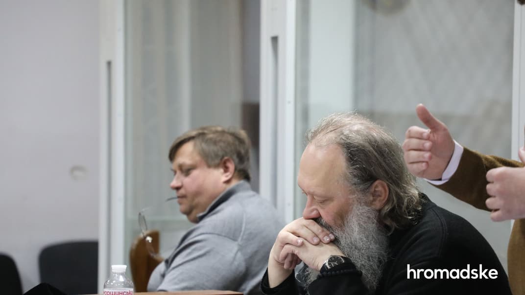 Митрополит Павел (Лебедь) на судебном заседании в Шевченковском райсуде Киева, 1 апреля 2023 года