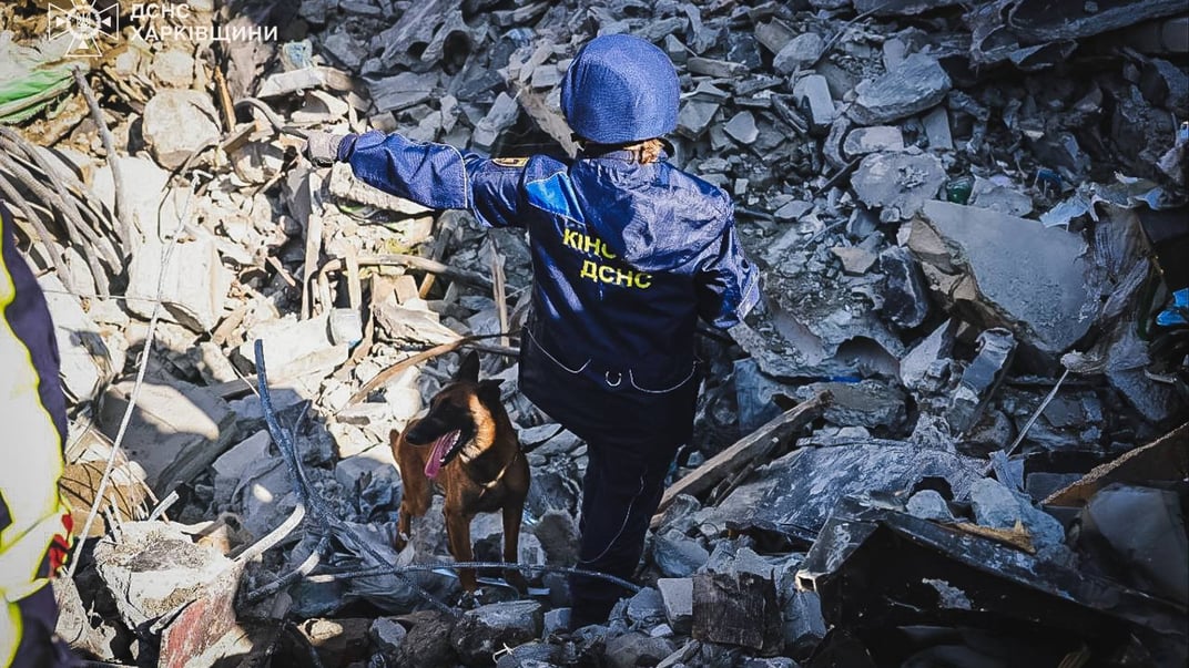 У Харкові проводять пошуково-рятувальні роботи на підприємстві, що зазнало обстрілу 7 червня