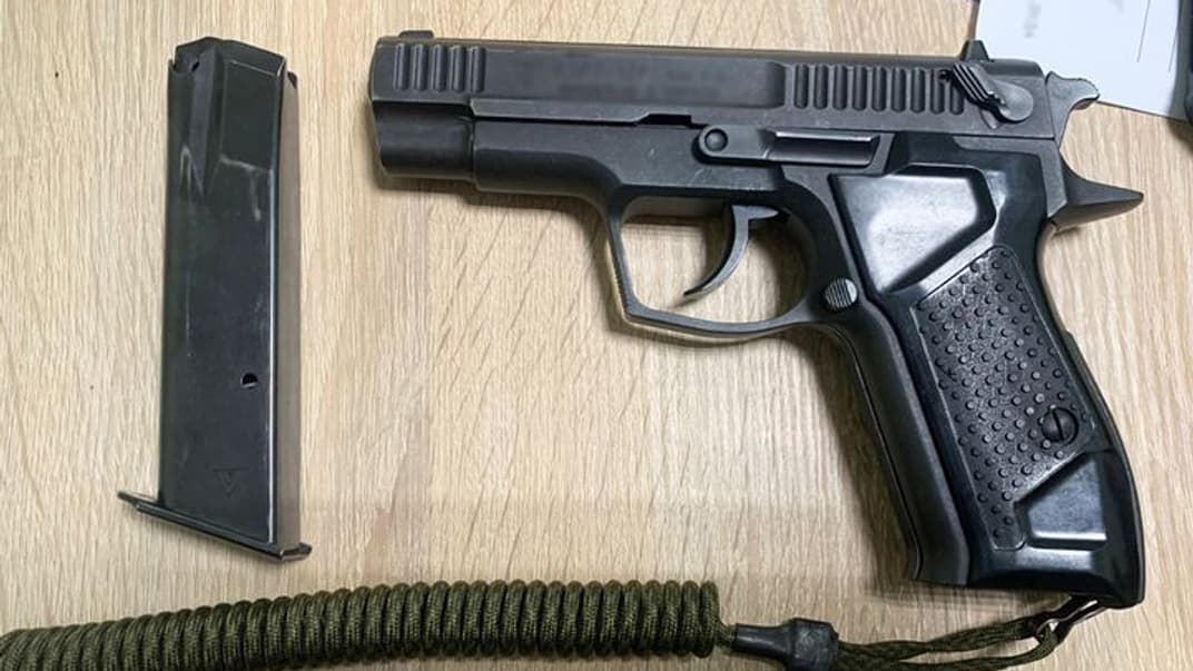 Травматический пистолет, изъятый у мужчины