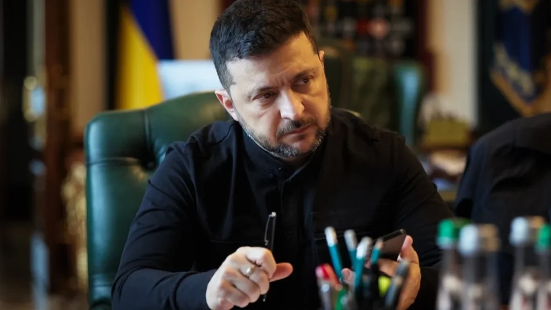 Ілюстративне фото. Президент України Володимир Зеленський у своєму кабінеті