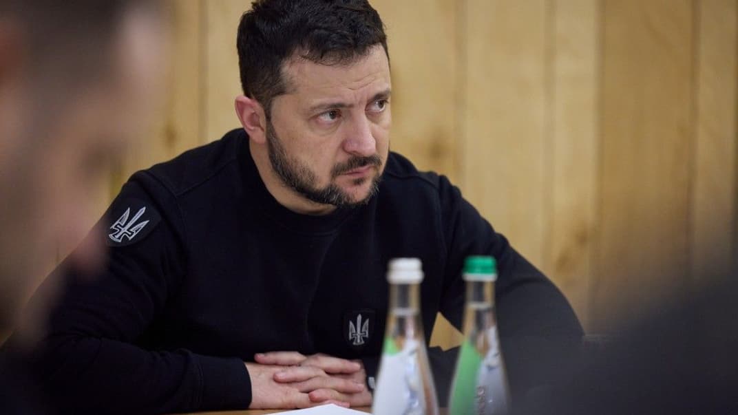 Президент Украины Владимир Зеленский на совещании по непогоде
