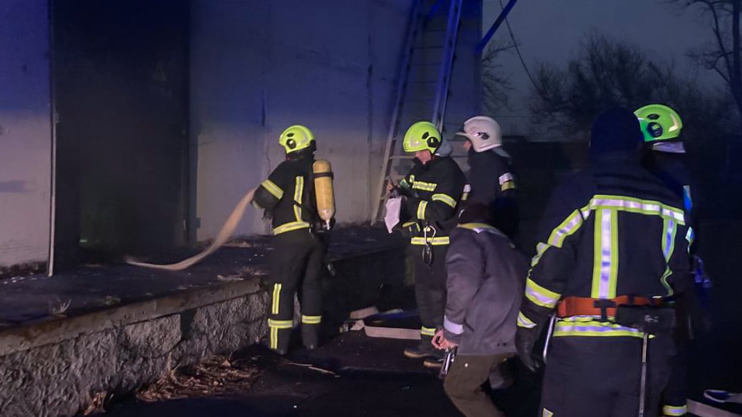 Ліквідація пожежі на підстанції в Києві
