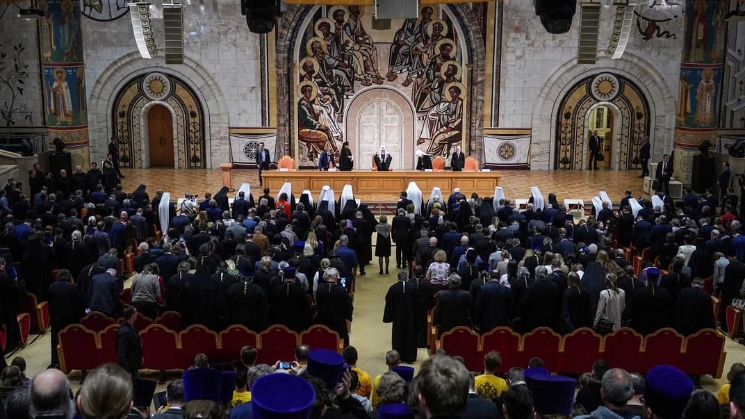 Патріарх кирило благословляє делегатів «собору», 27 березня 2024 року