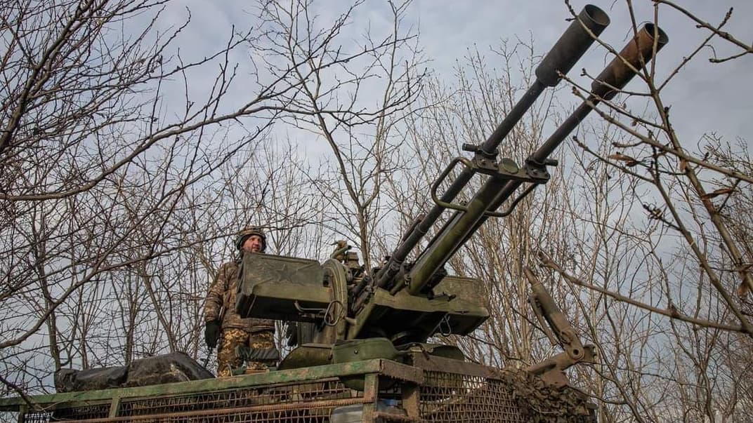 Український військовий і техніка. Ілюстративне фото