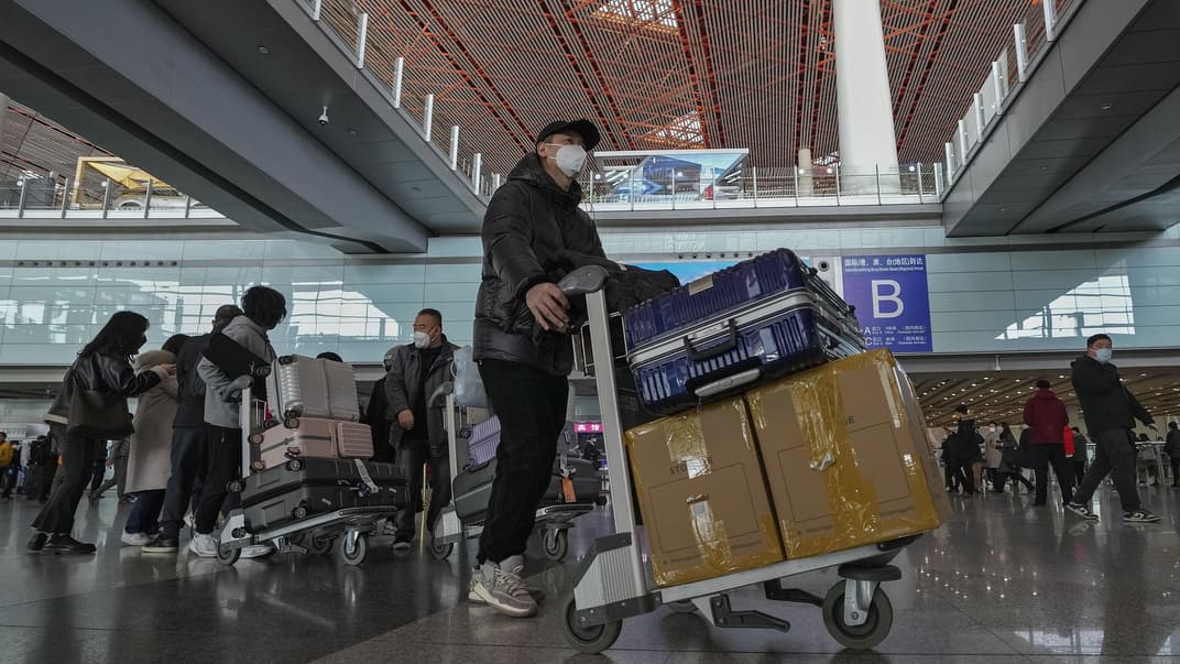 Мандрівник із Гонконґу прилетів у Пекін, 8 січня 2023 року