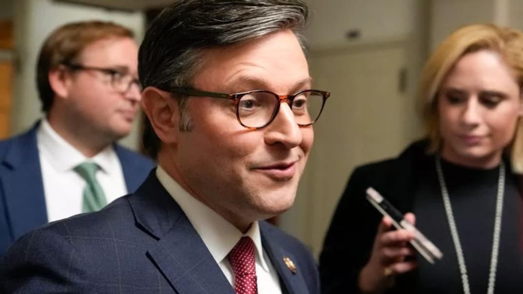 Конгрессмен Майк Джонсон разговаривает с журналистами на Капитолийском холме в Вашингтоне, 23 октября 2023 года