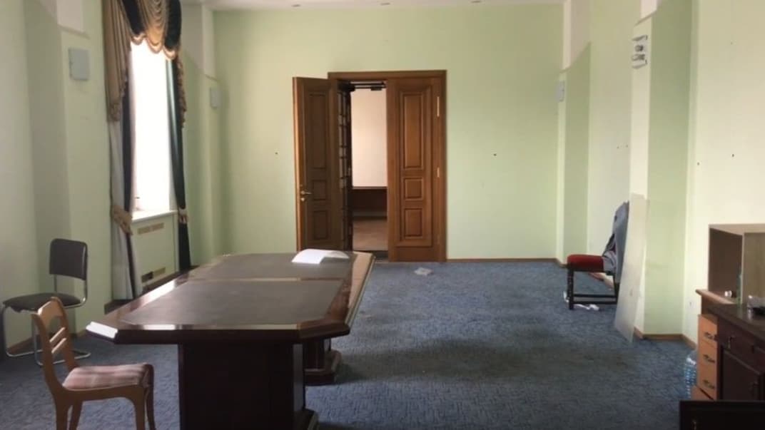 Оккупанты вынесли ценные вещи из здания Херсонской ОВА