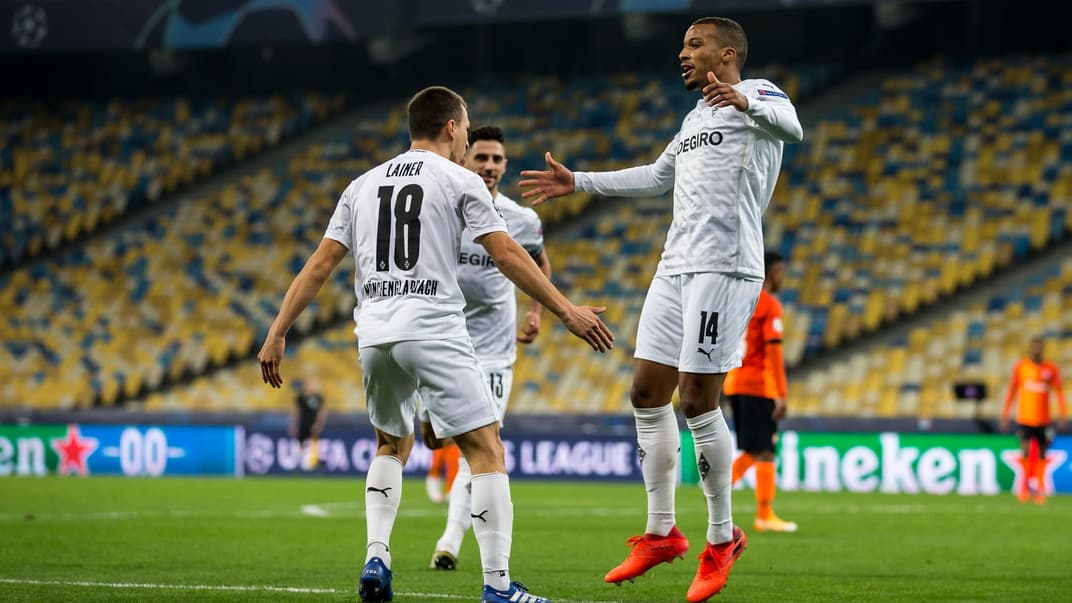 Гравці менхенгладбаської «Боруссії» святкують гол у ворота «Шахтаря», Київ, 3 листопада 2020 року