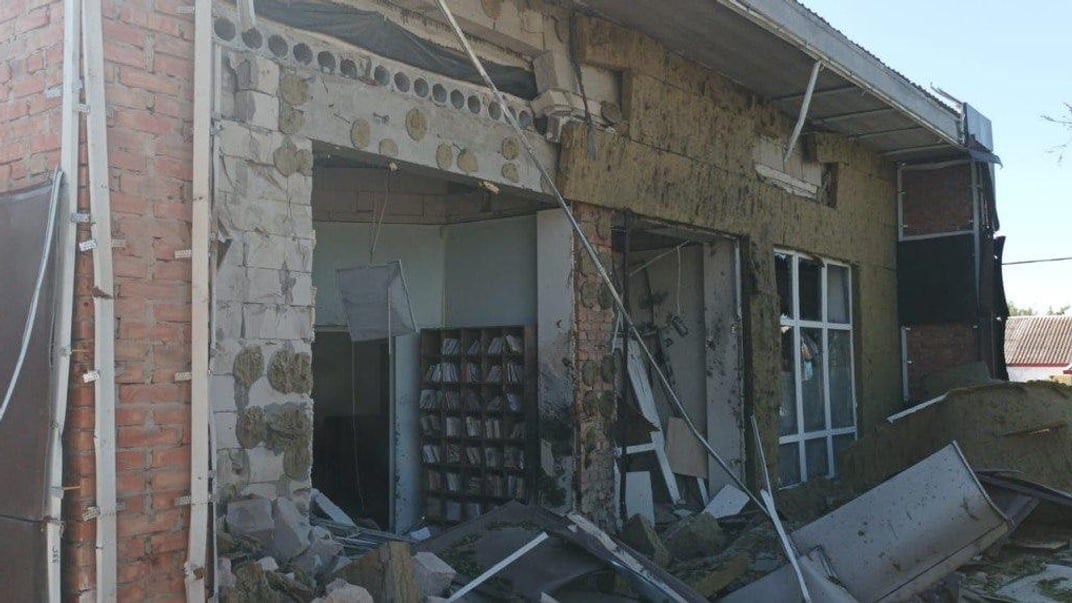 Последствия российского удара по учреждению здравоохранения в Белозерке