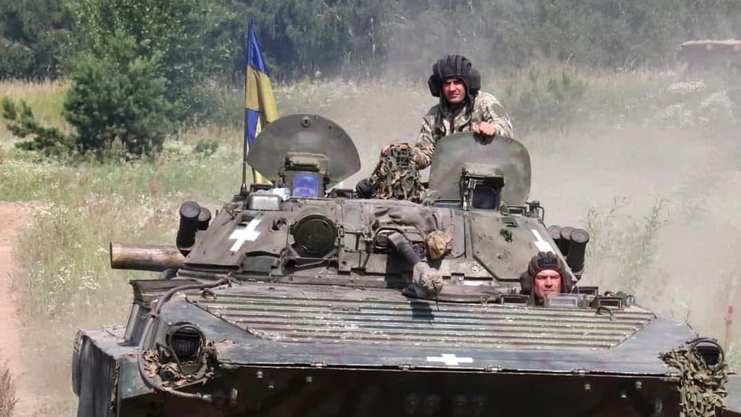 Українські військовослужбовці на полі бою