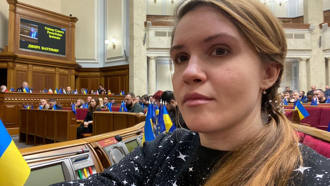Народна депутатка  від партії «Слуга народу» Мар'яна Безугла