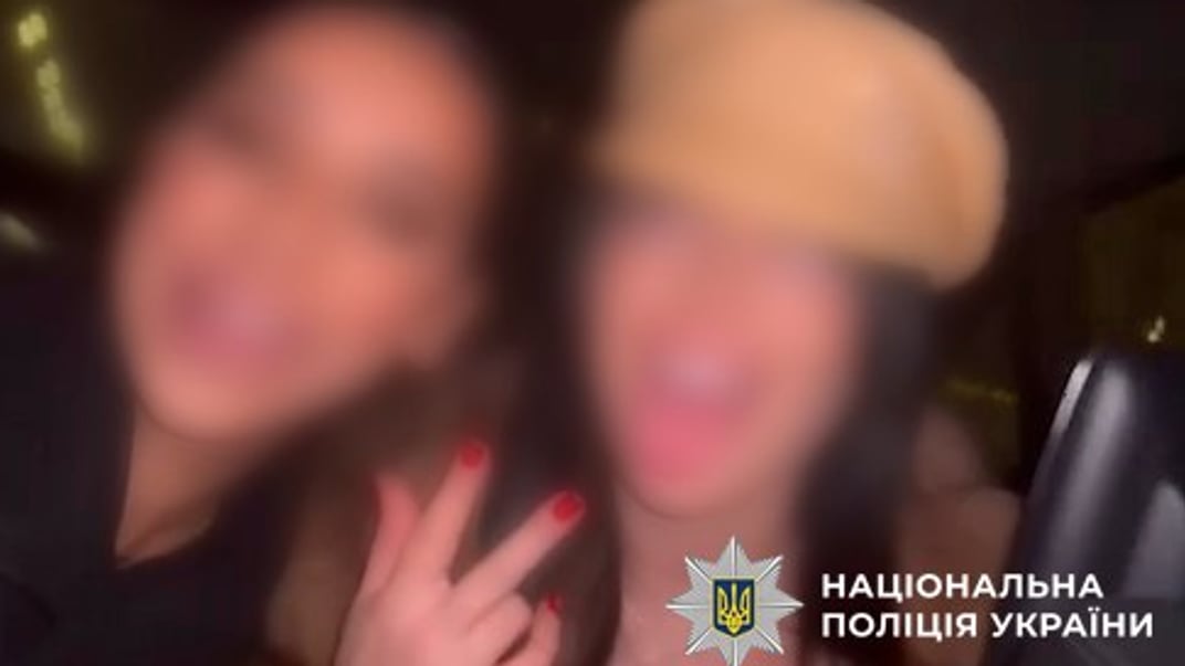 Дівчата, що їздили по Києву і співали російських пісень