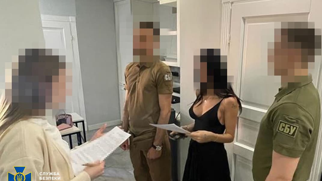 Візит правоохоронців до однієї з блогерок