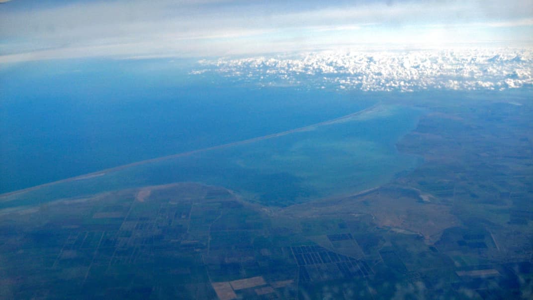 Ілюстративне фото. Вид на Арабатську Стрілку з літака