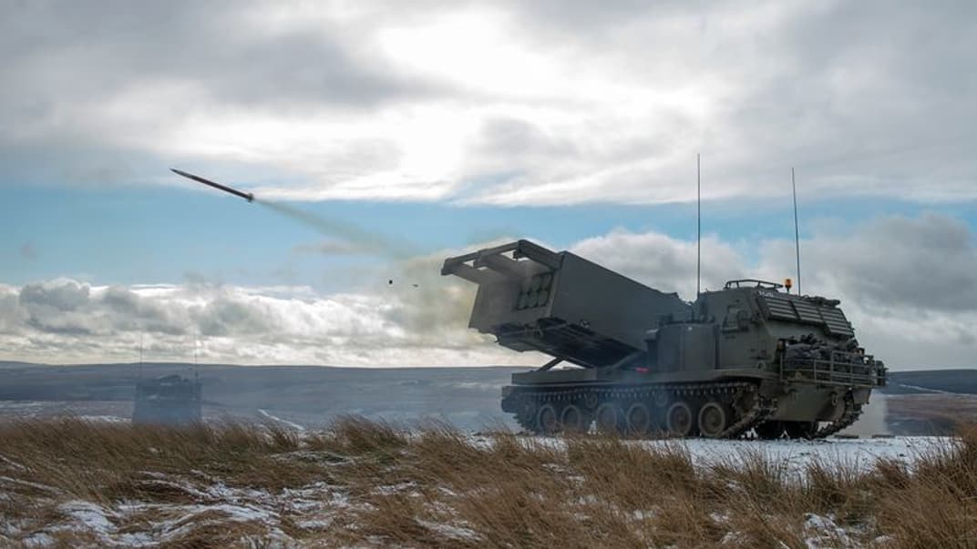 Робота MLRS M270 під час навчань британських військових