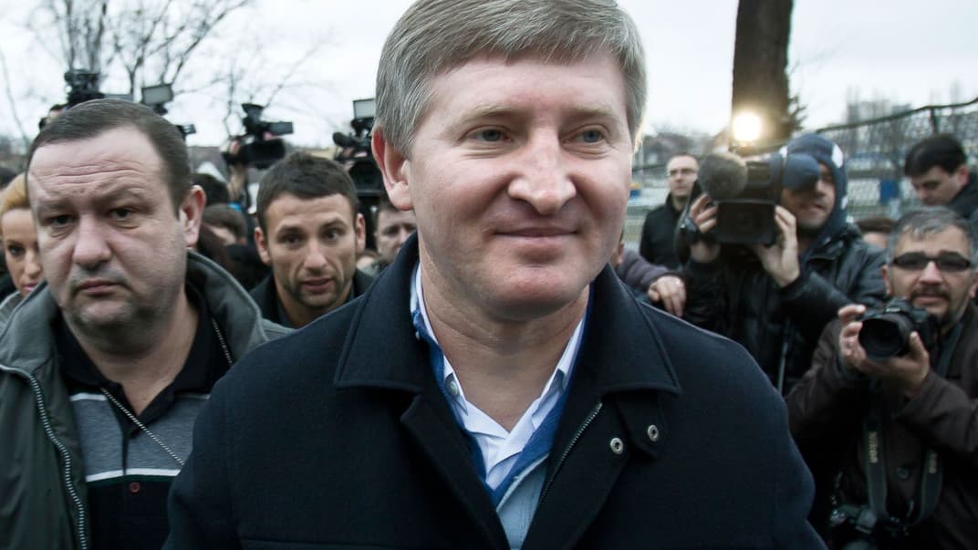 Рінат Ахметов відповідає на питання засобів масової інформації в Бухаресті, Румунія, 6 січня 2012 року
