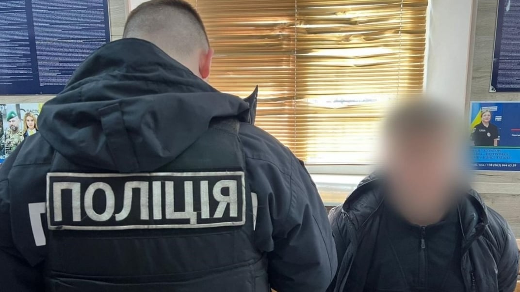 Нападник намагався втекти, але його затримала поліція