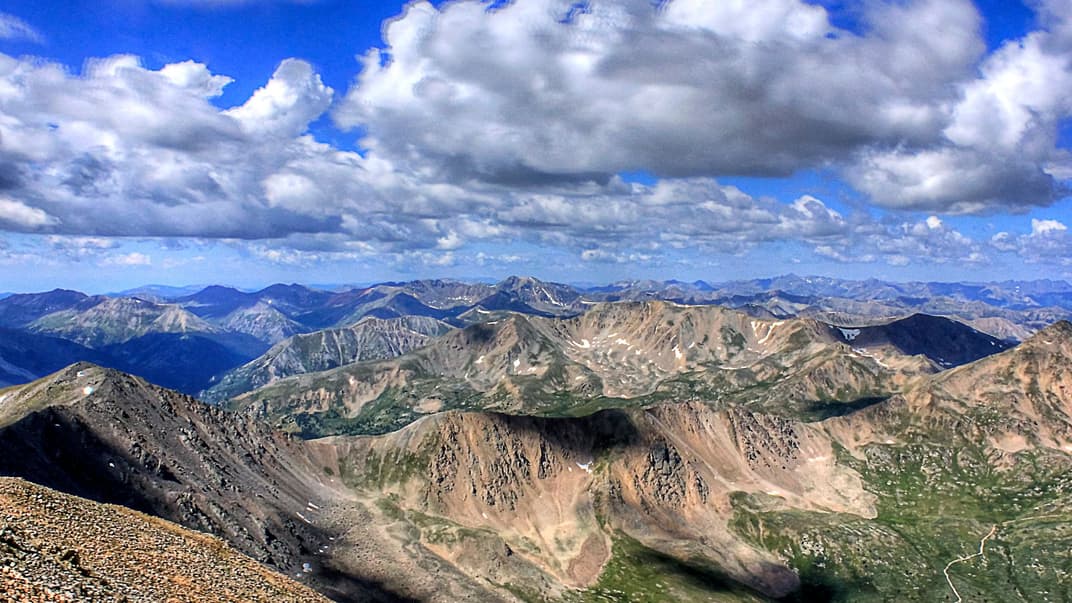 Пейзаж с горы Элберт, округ Лейк, штат Колорадо, август 2015 года